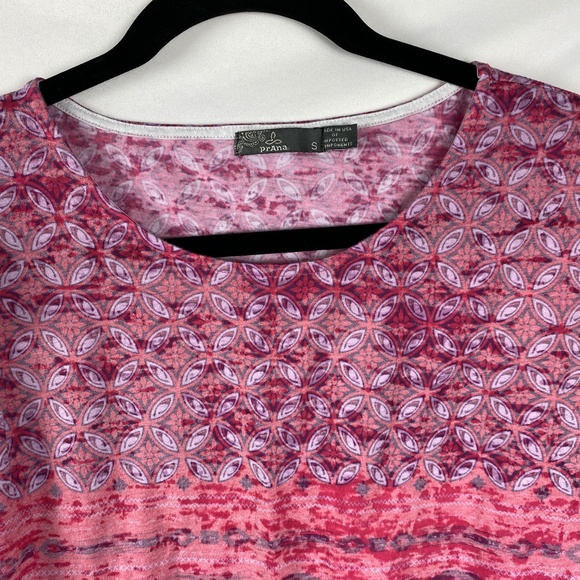 prAna Knit Top LOT of 2 shirts Small Blue & Pink - Picture 2 of 3